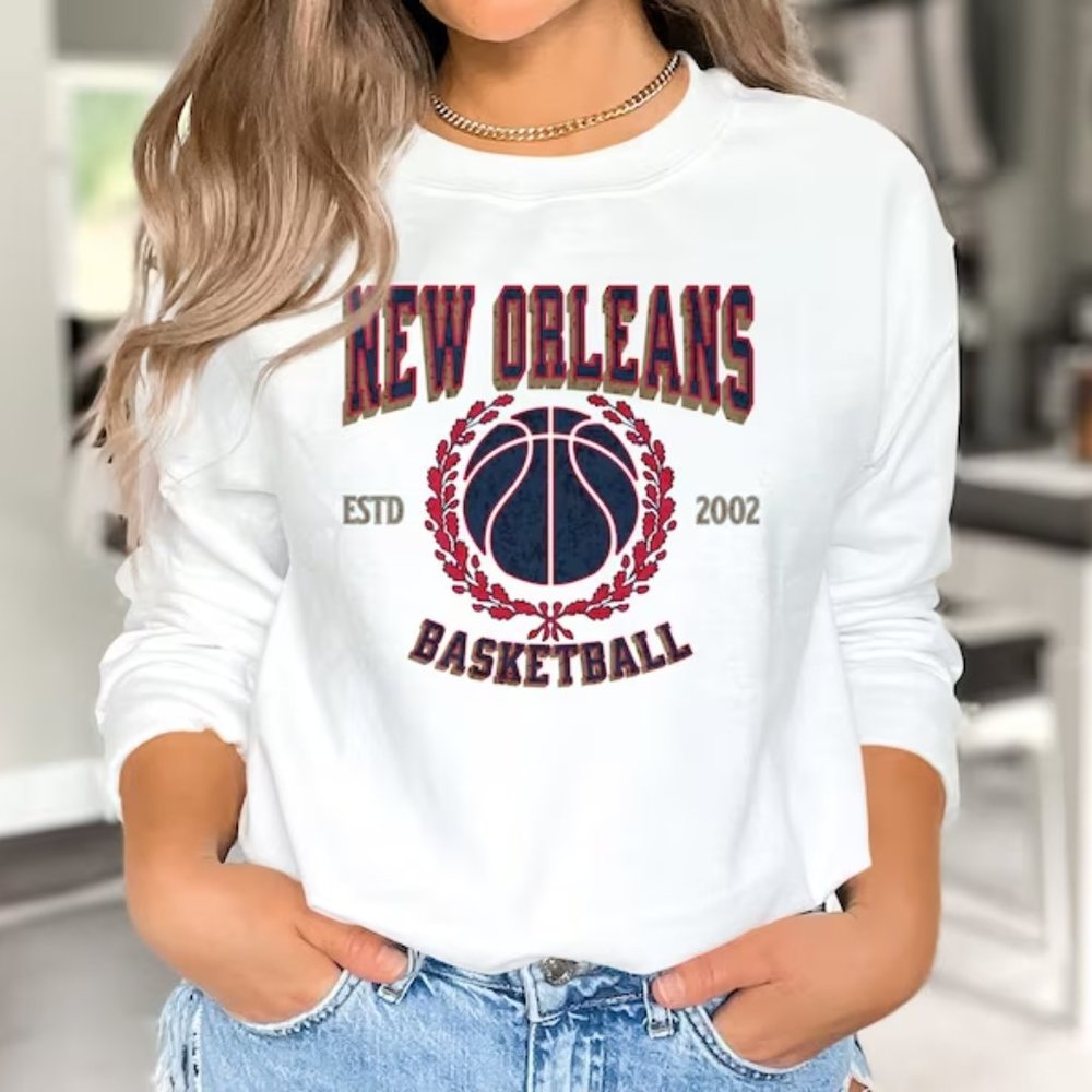 New Orleans Pelicans 2002 Sweatshirt, Trendy Vintage Style N BA Basketball Shirt